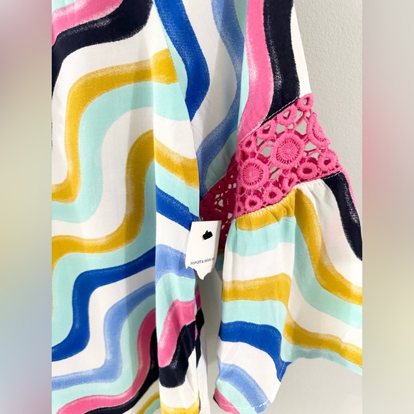 NWT Crown & Ivy Bell Sleeve Blouse Multicolor Size Medium - Picture 5 of 6